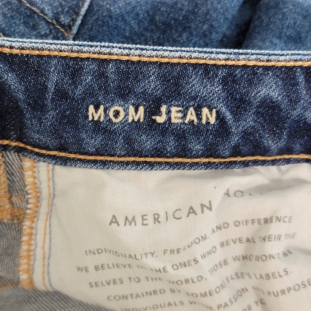 American Eagle Mom Jeans Hi Rise Medium Blue Wash Stretch Relaxed Fit AE 4 Long - Picture 12 of 12